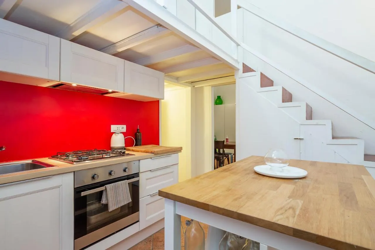 Flat In Isola De Castillia 22 Milánó