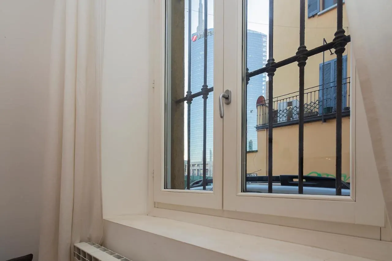 Flat In Isola De Castillia 22 Milánó 0*,  Olaszország