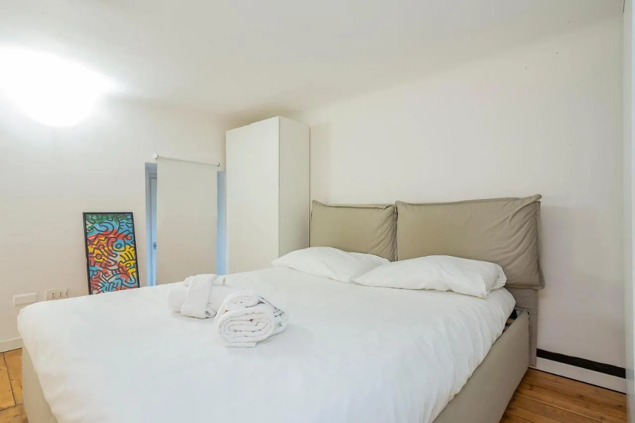Flat In Isola De Castillia 22 Milánó 0*,  Olaszország